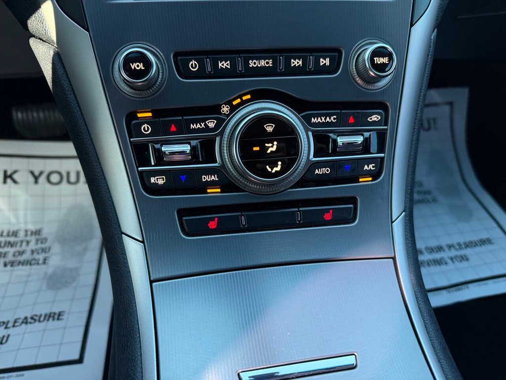 Lincoln MKZ Vehicle Full-screen Gallery Image 28