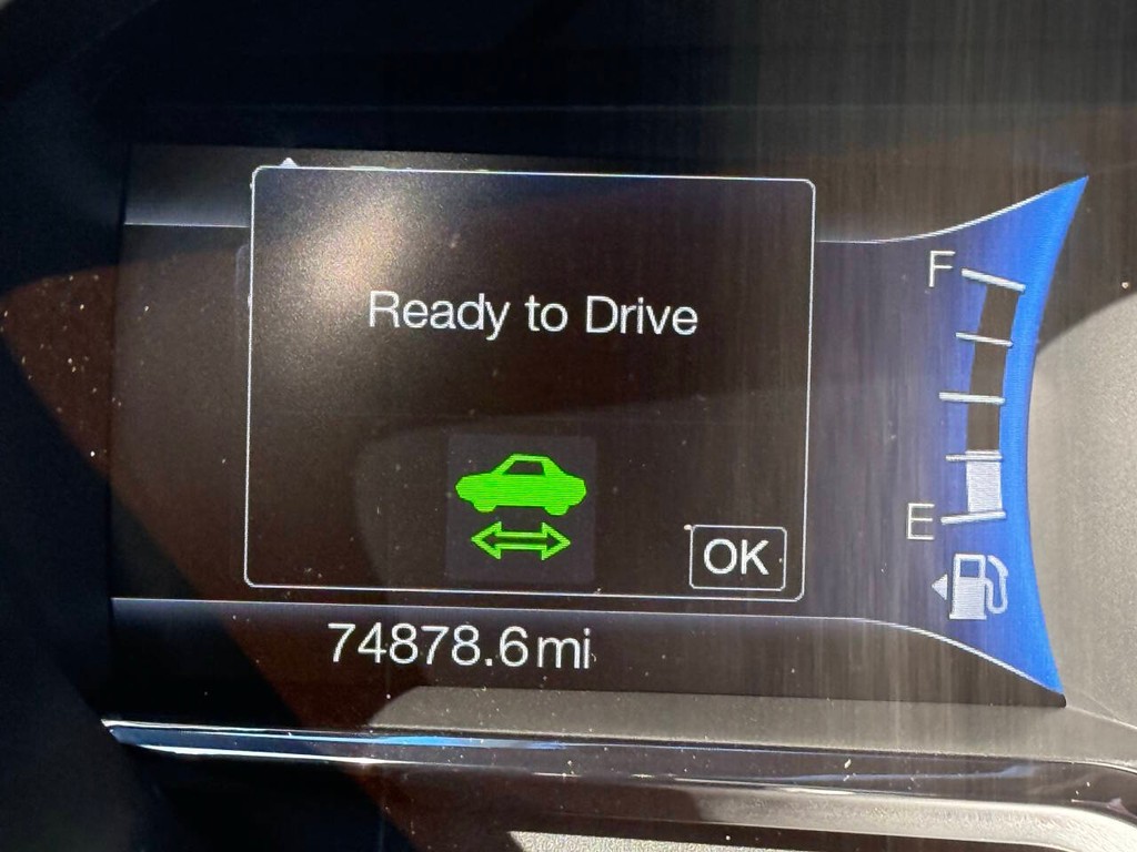 Lincoln MKZ Vehicle Full-screen Gallery Image 32