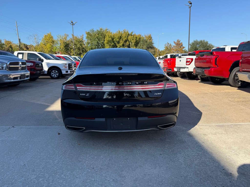Lincoln MKZ Vehicle Full-screen Gallery Image 38