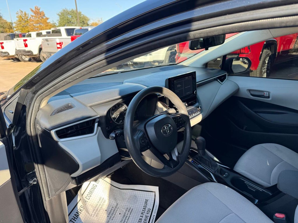 Toyota Corolla Vehicle Full-screen Gallery Image 06