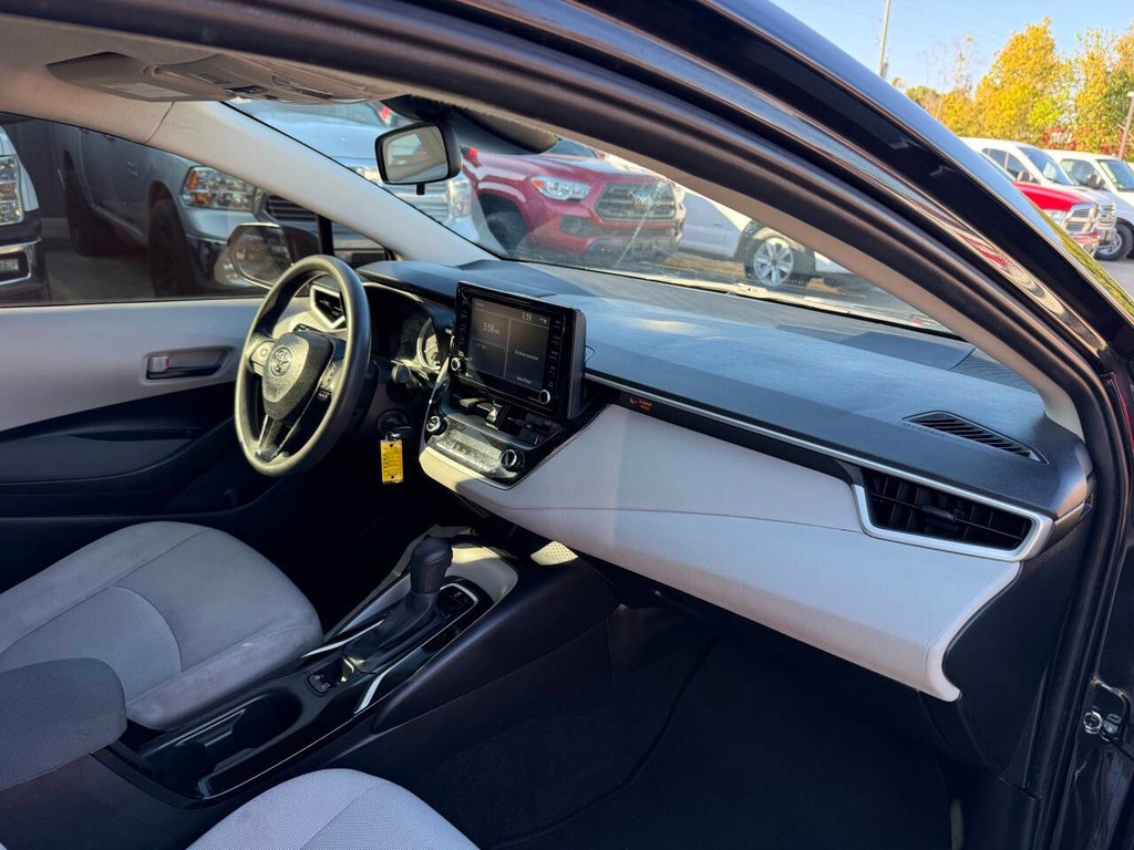 Toyota Corolla Vehicle Full-screen Gallery Image 09