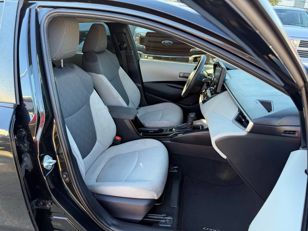 Toyota Corolla Vehicle Full-screen Gallery Image 10