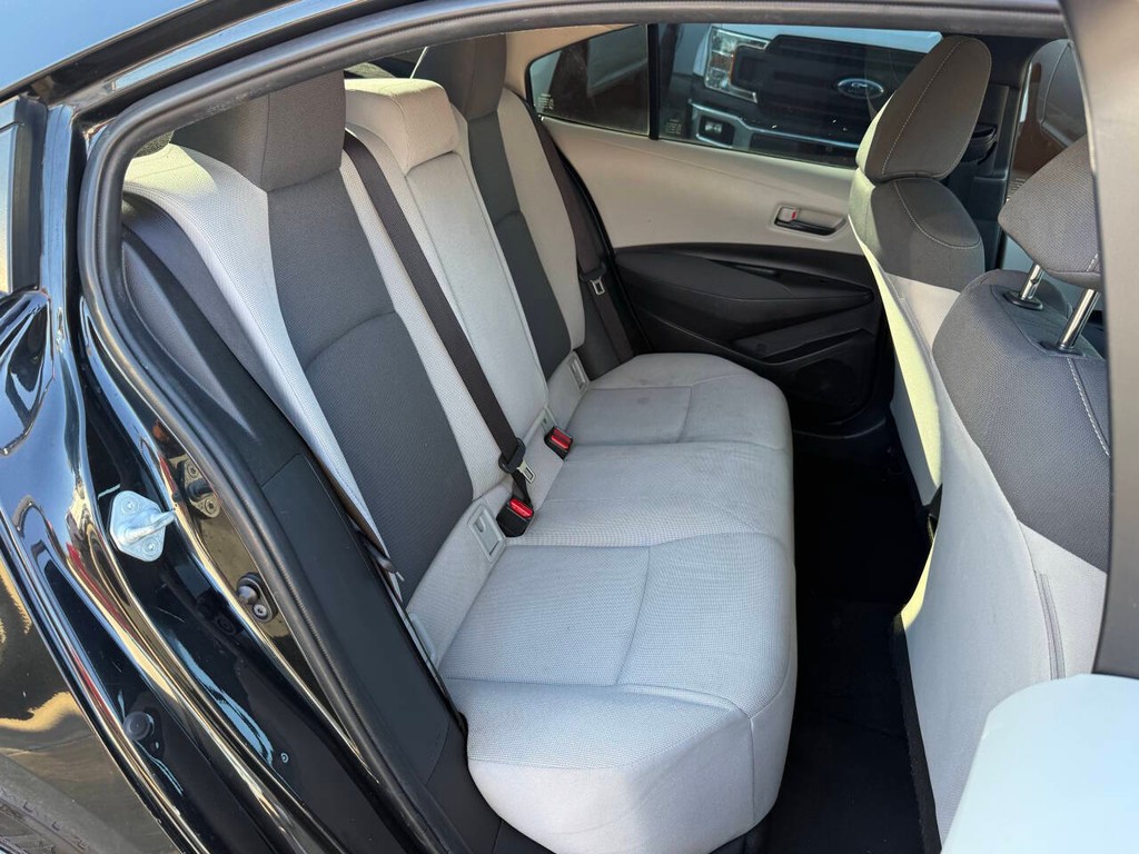 Toyota Corolla Vehicle Full-screen Gallery Image 15