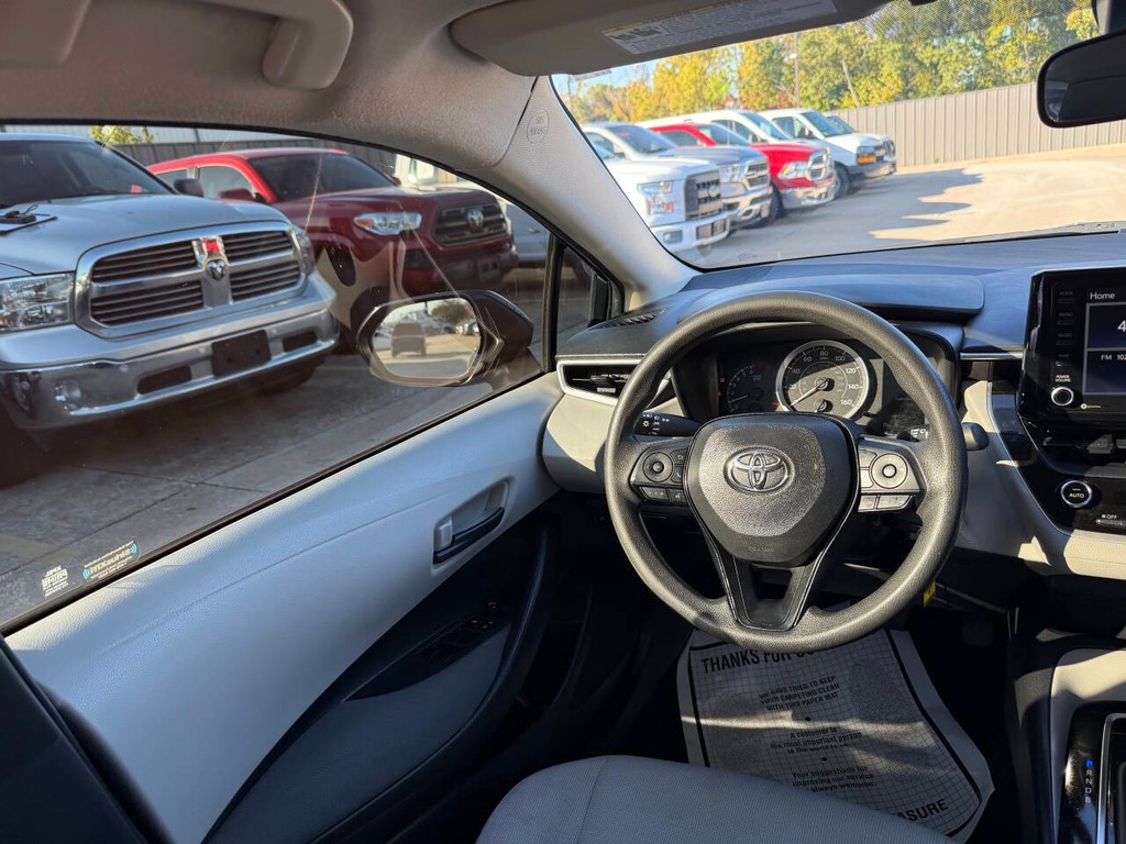 Toyota Corolla Vehicle Full-screen Gallery Image 19