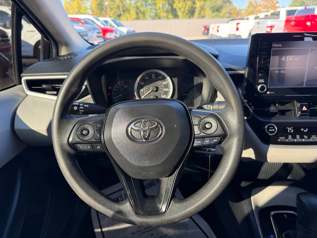 Toyota Corolla Vehicle Full-screen Gallery Image 22