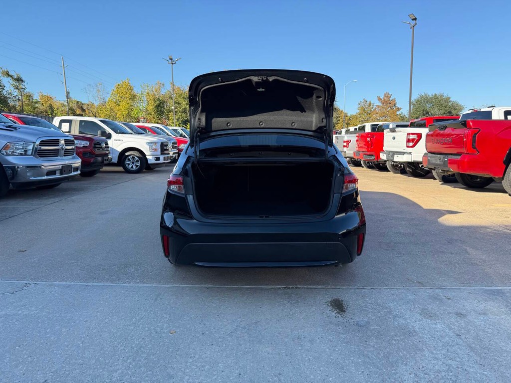 Toyota Corolla Vehicle Full-screen Gallery Image 33