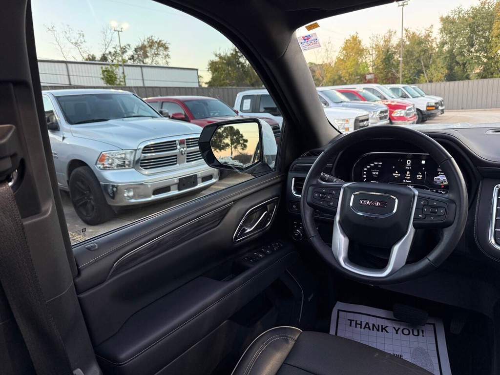 GMC Yukon Vehicle Full-screen Gallery Image 21