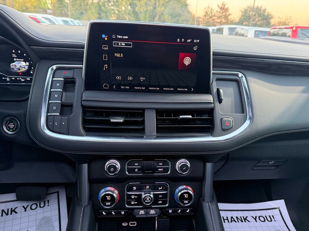 GMC Yukon Vehicle Full-screen Gallery Image 26