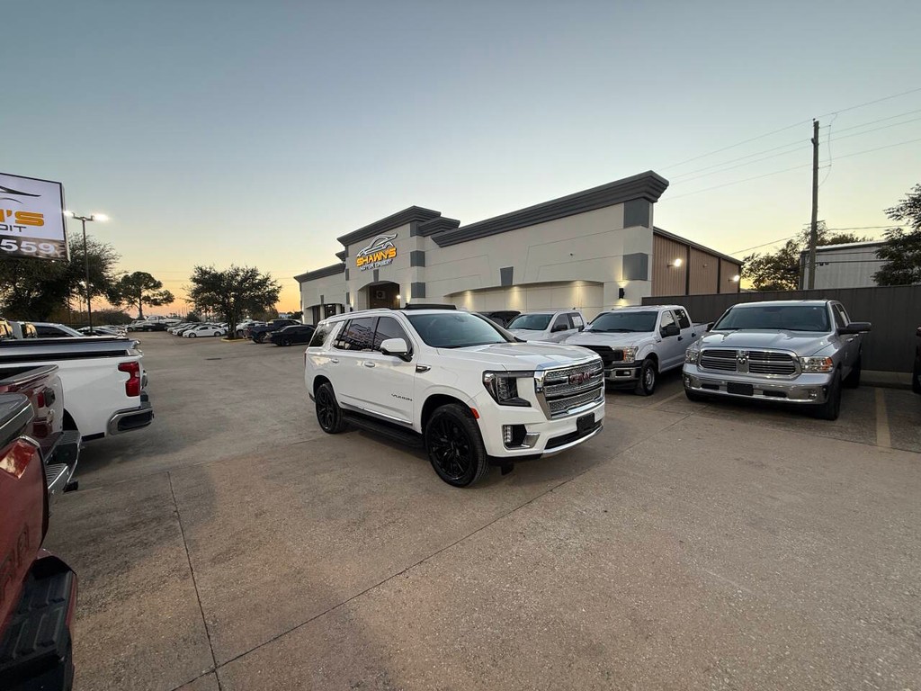 GMC Yukon Vehicle Full-screen Gallery Image 48