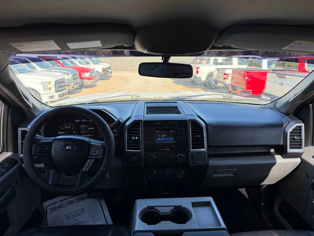 Ford F-150 Vehicle Full-screen Gallery Image 17