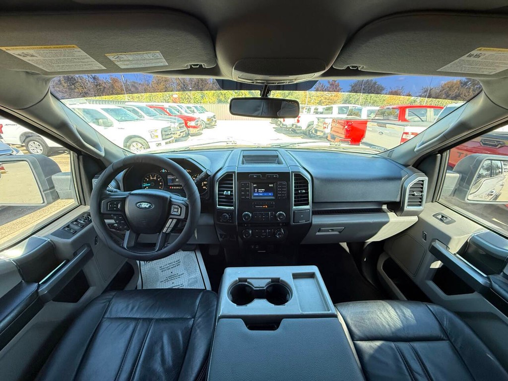 Ford F-150 Vehicle Full-screen Gallery Image 18