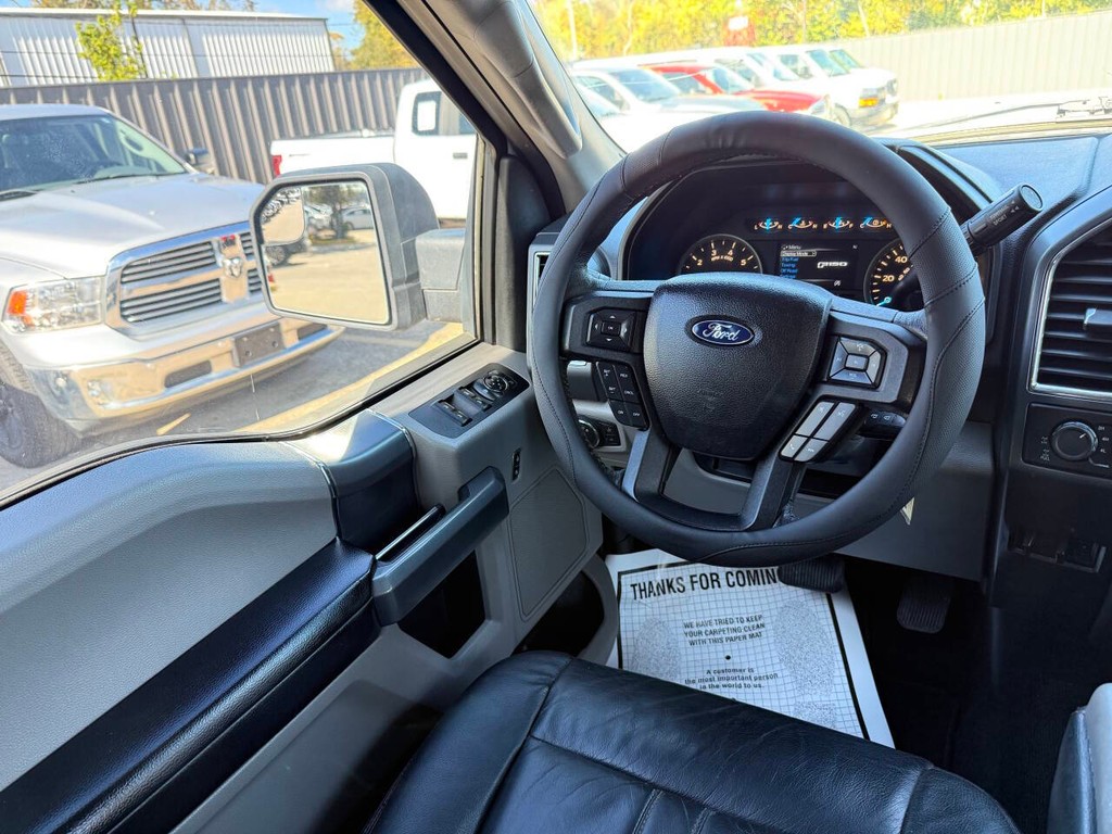 Ford F-150 Vehicle Full-screen Gallery Image 19