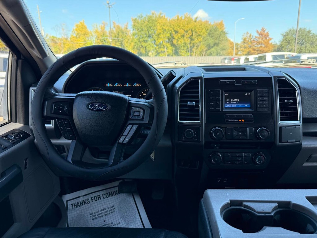 Ford F-150 Vehicle Full-screen Gallery Image 22