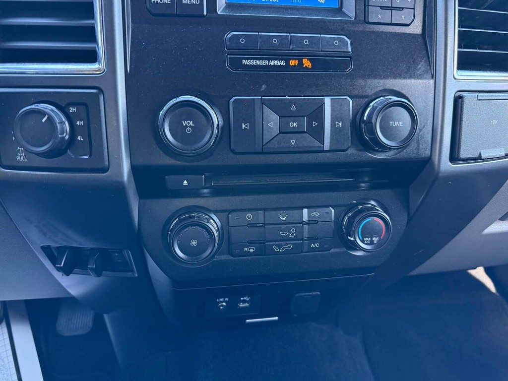 Ford F-150 Vehicle Full-screen Gallery Image 29