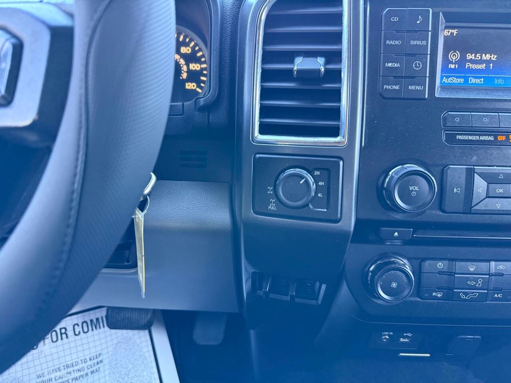 Ford F-150 Vehicle Full-screen Gallery Image 30