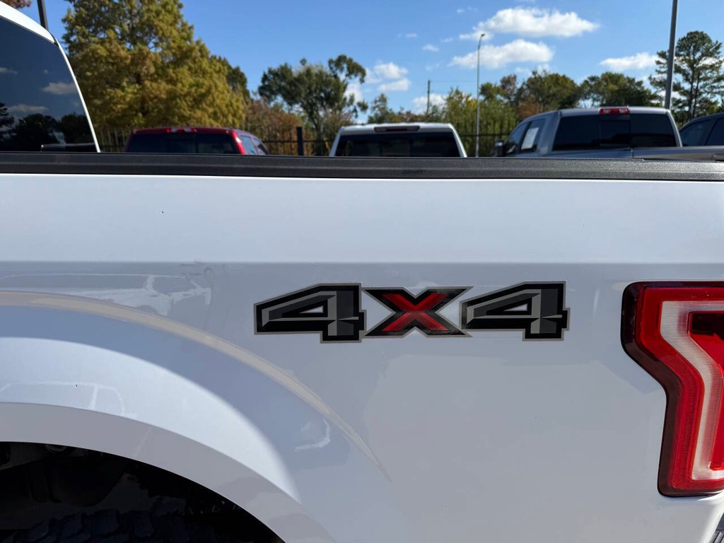 Ford F-150 Vehicle Full-screen Gallery Image 37