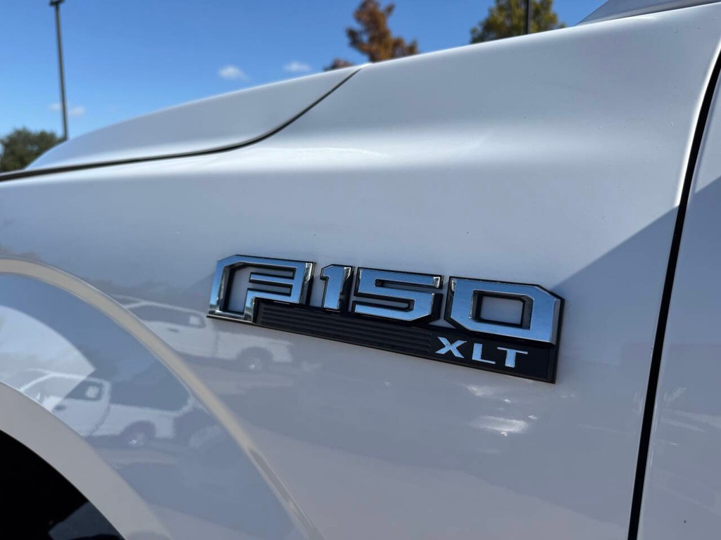 Ford F-150 Vehicle Full-screen Gallery Image 40