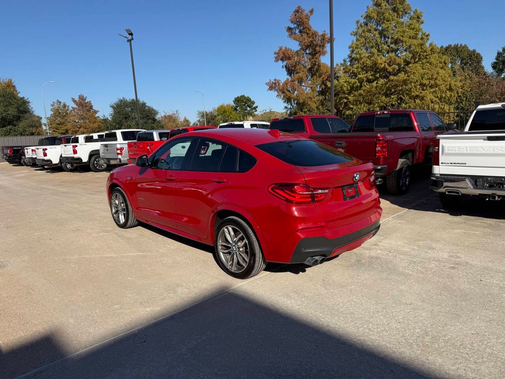 BMW X4 Vehicle Full-screen Gallery Image 04