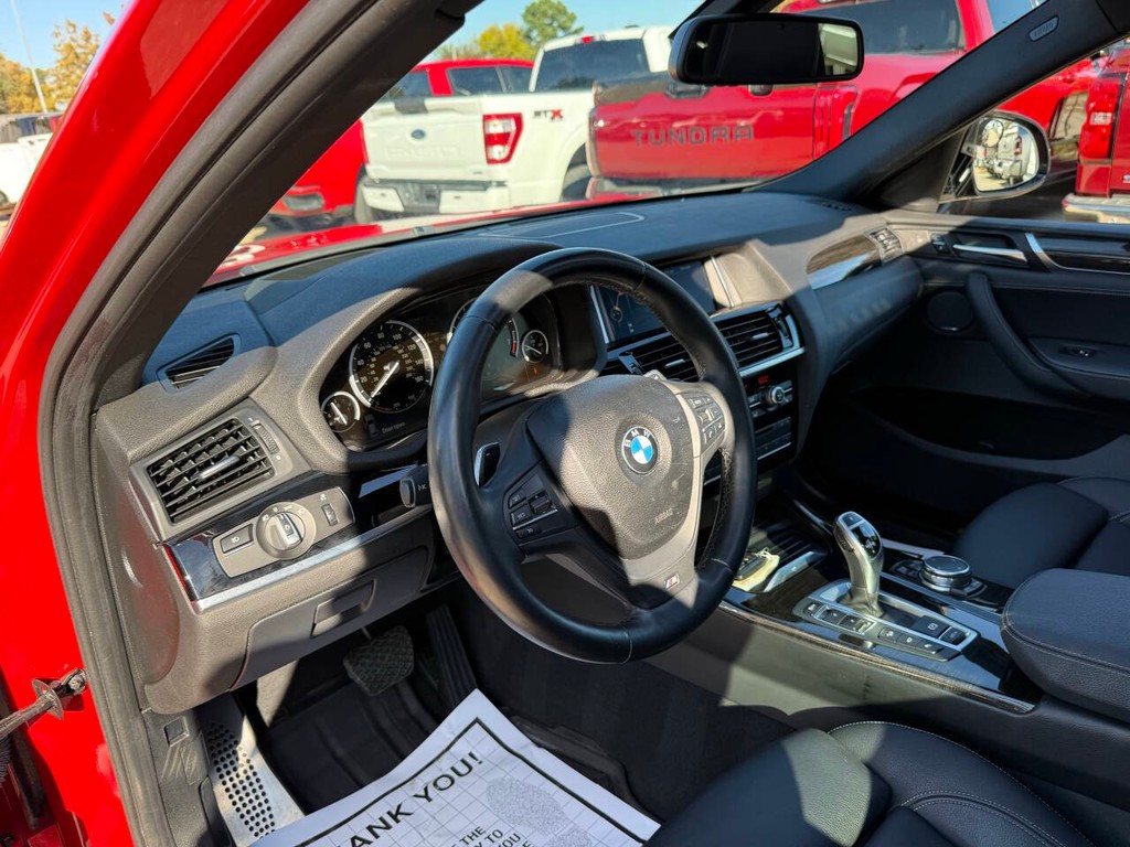 BMW X4 Vehicle Full-screen Gallery Image 06