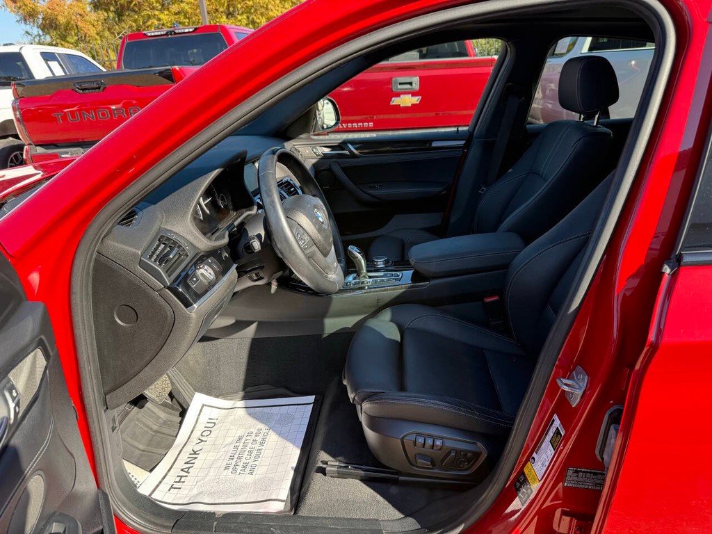 BMW X4 Vehicle Full-screen Gallery Image 07