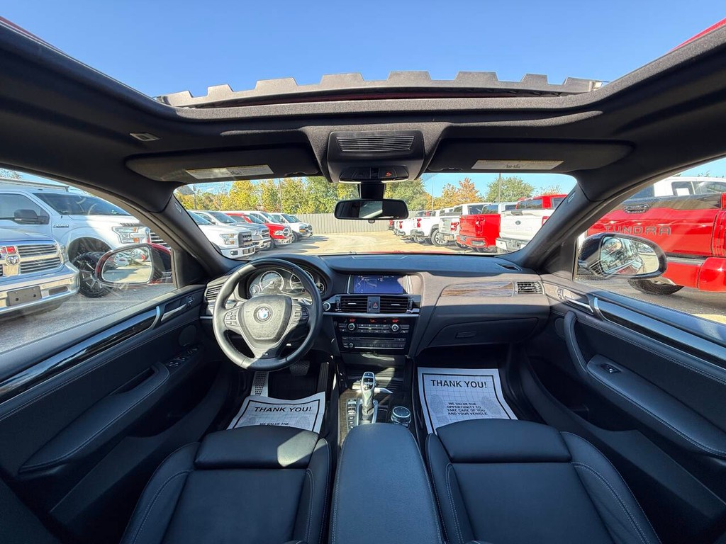 BMW X4 Vehicle Full-screen Gallery Image 18