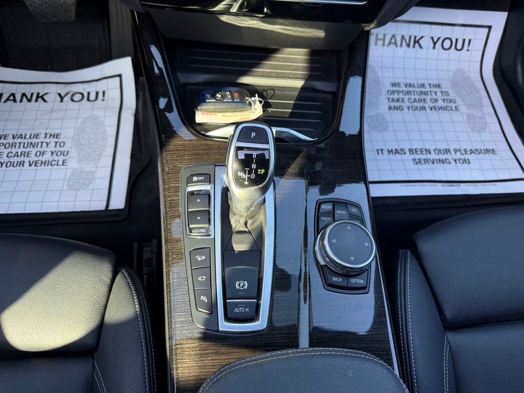 BMW X4 Vehicle Full-screen Gallery Image 28