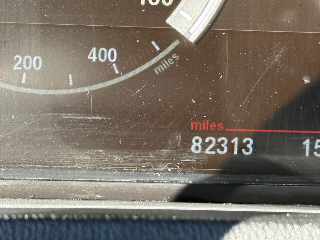 BMW X4 Vehicle Full-screen Gallery Image 31