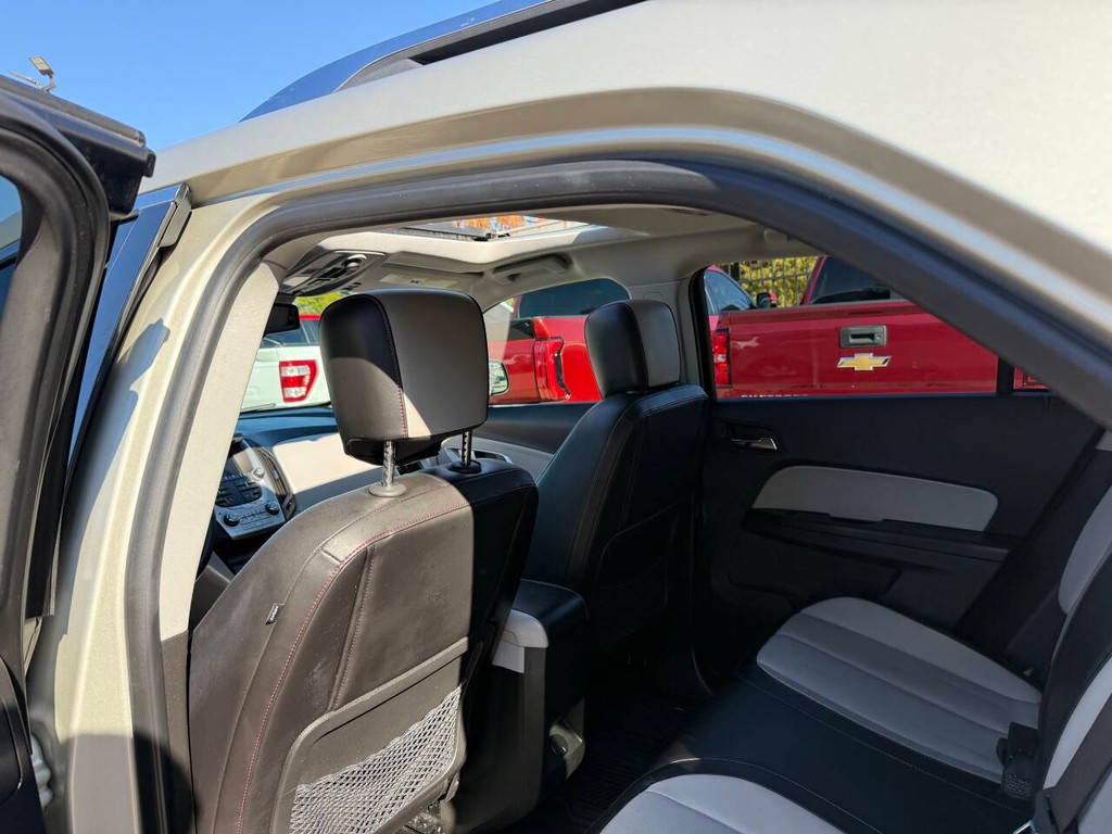 Chevrolet Equinox Vehicle Full-screen Gallery Image 12