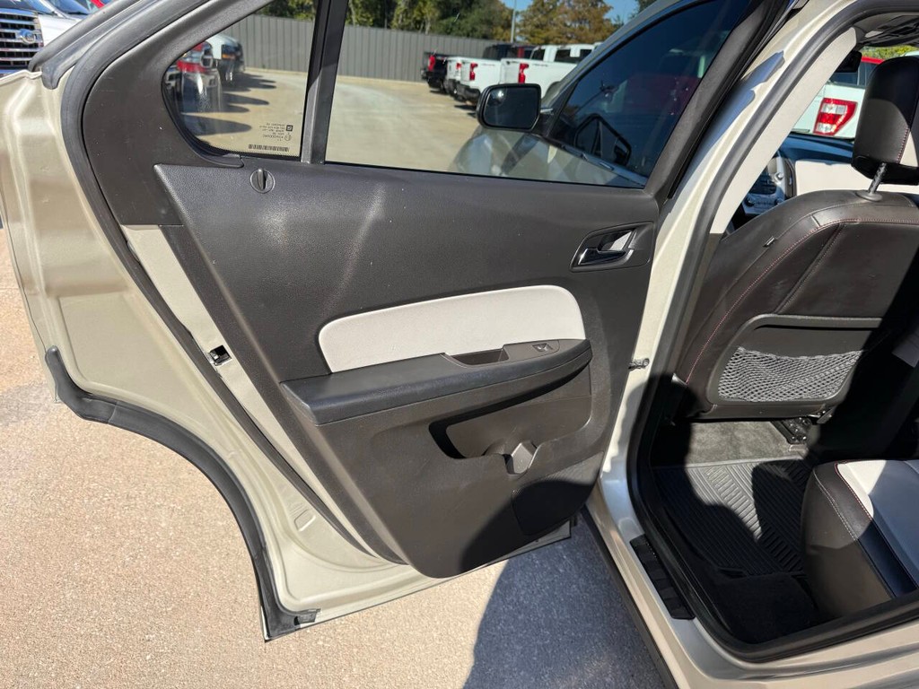 Chevrolet Equinox Vehicle Full-screen Gallery Image 14