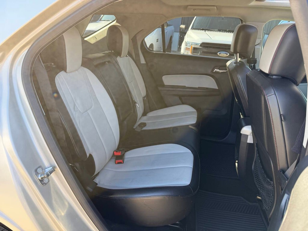 Chevrolet Equinox Vehicle Full-screen Gallery Image 15