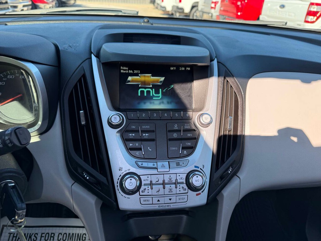 Chevrolet Equinox Vehicle Full-screen Gallery Image 24