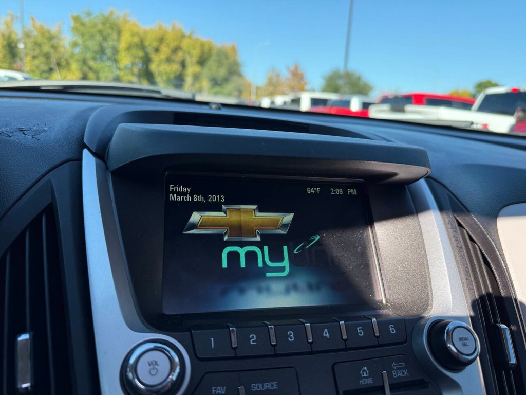 Chevrolet Equinox Vehicle Full-screen Gallery Image 25