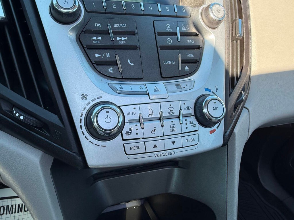 Chevrolet Equinox Vehicle Full-screen Gallery Image 28