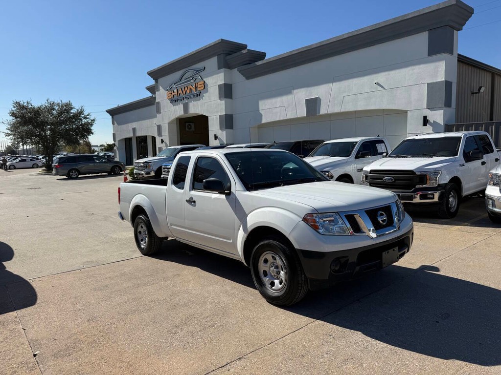 Nissan Frontier Vehicle Full-screen Gallery Image 02