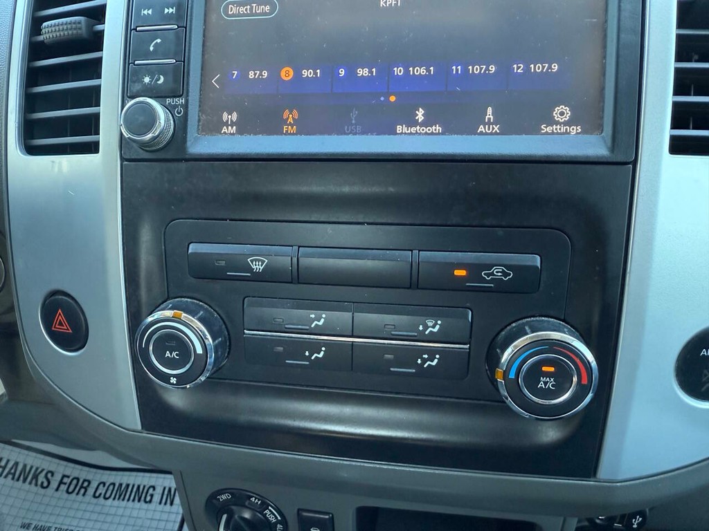 Nissan Frontier Vehicle Full-screen Gallery Image 23