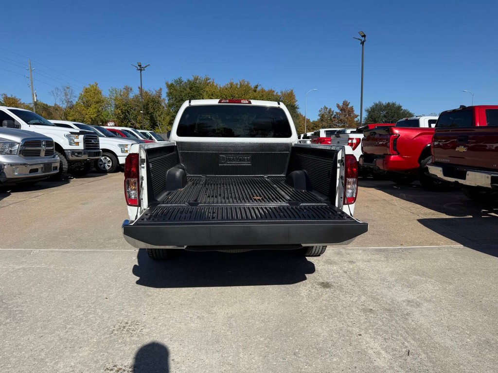 Nissan Frontier Vehicle Full-screen Gallery Image 31