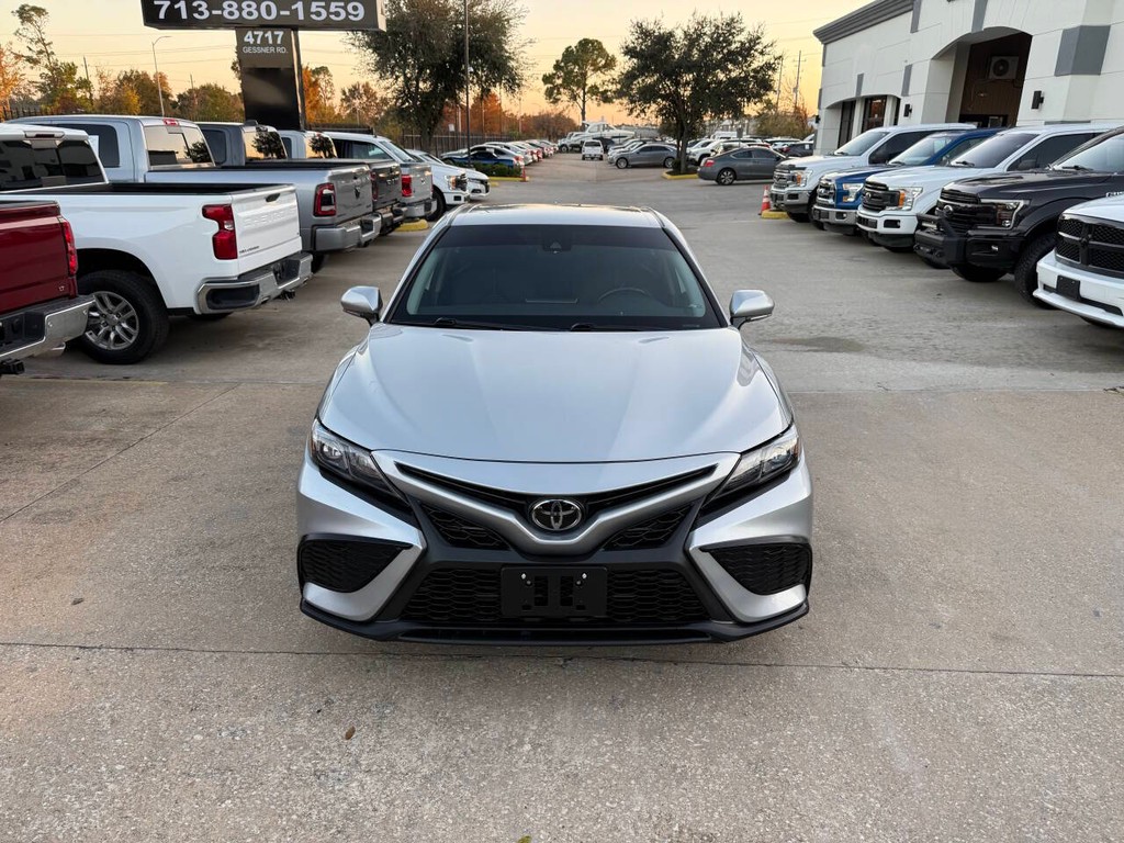 Toyota Camry Vehicle Full-screen Gallery Image 37