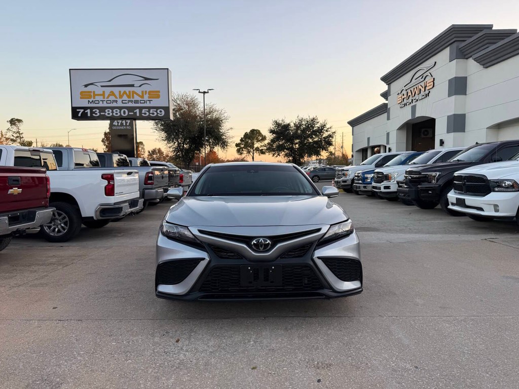 Toyota Camry Vehicle Full-screen Gallery Image 38