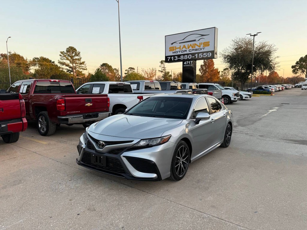 Toyota Camry Vehicle Full-screen Gallery Image 40