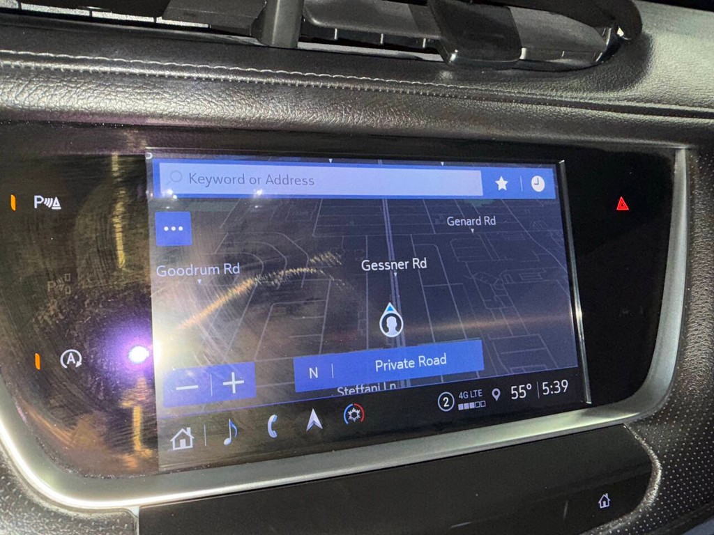 Cadillac XT5 Vehicle Full-screen Gallery Image 27