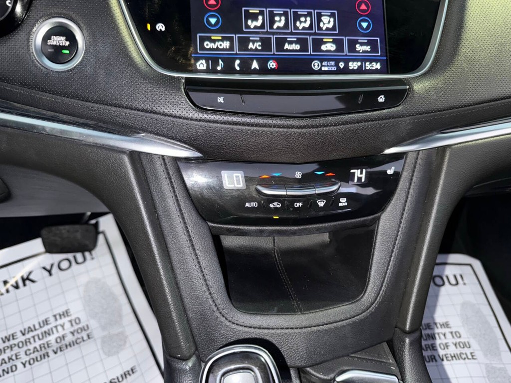 Cadillac XT5 Vehicle Full-screen Gallery Image 28