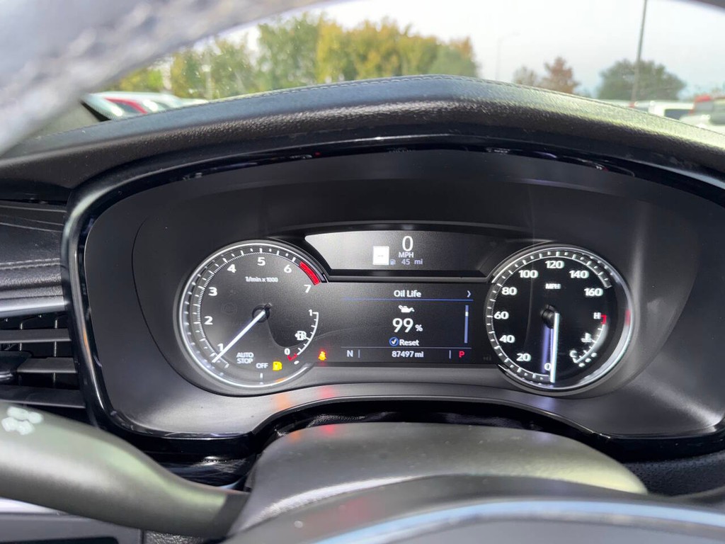 Cadillac XT5 Vehicle Full-screen Gallery Image 33