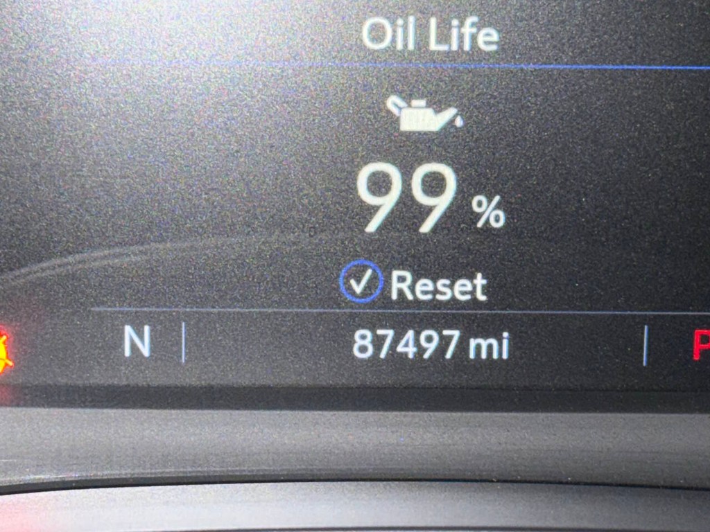 Cadillac XT5 Vehicle Full-screen Gallery Image 34