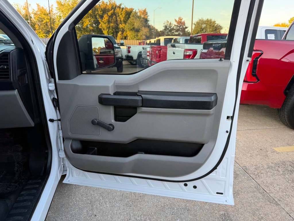 Ford F-150 Vehicle Full-screen Gallery Image 10