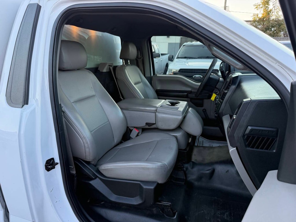 Ford F-150 Vehicle Full-screen Gallery Image 11