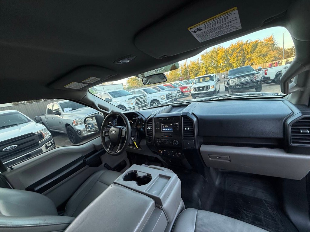 Ford F-150 Vehicle Full-screen Gallery Image 13