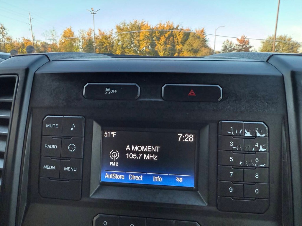 Ford F-150 Vehicle Full-screen Gallery Image 18