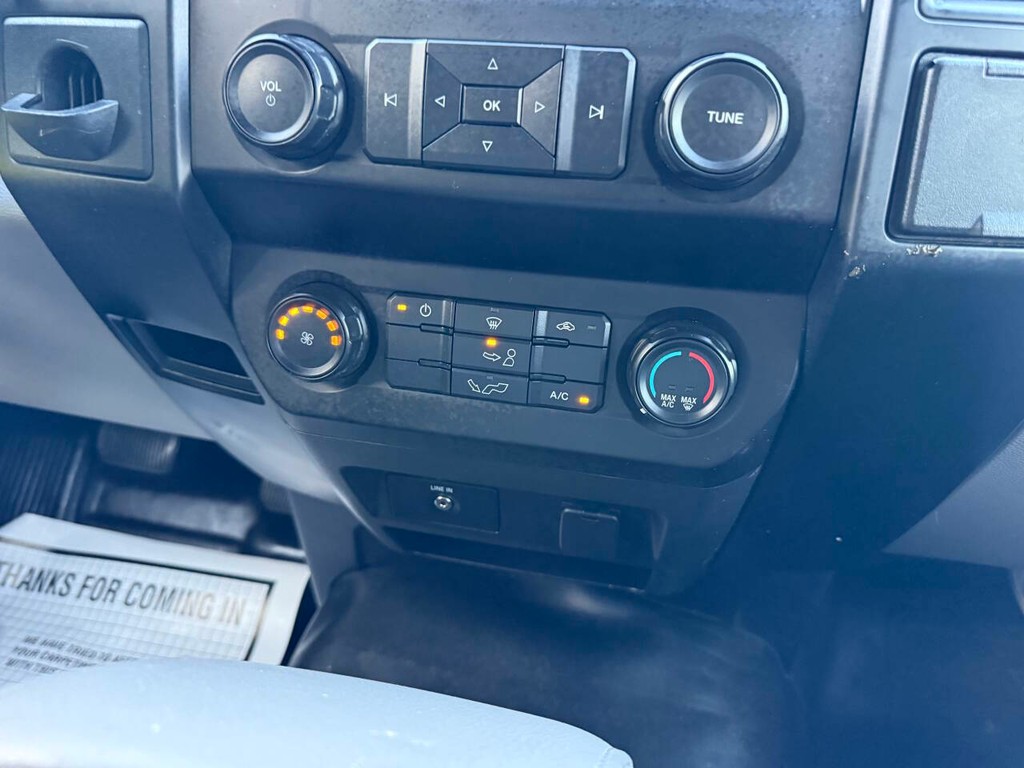 Ford F-150 Vehicle Full-screen Gallery Image 20