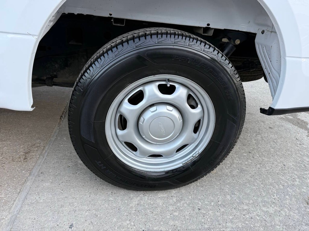 Ford F-150 Vehicle Full-screen Gallery Image 27