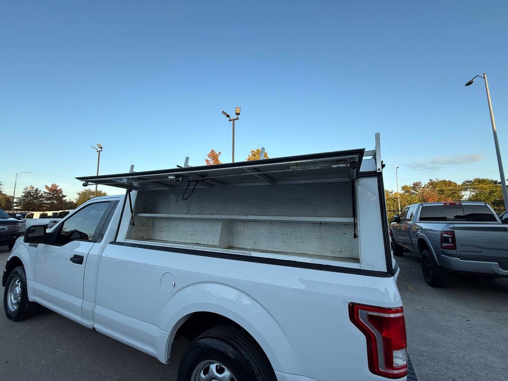 Ford F-150 Vehicle Full-screen Gallery Image 29